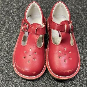 L’Amour toddler girl size 8- tstrap Mary Janes